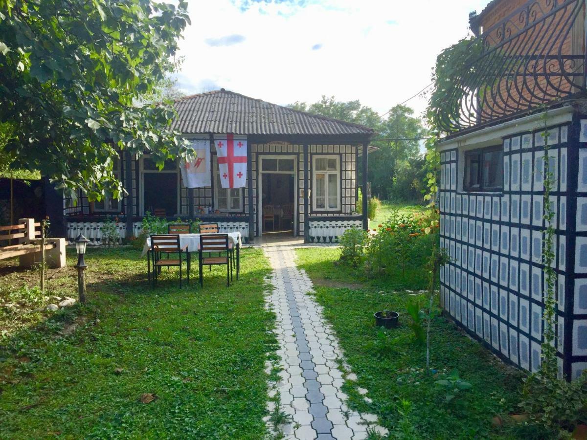 Lazuri Keria Family Guesthouse Khoni Exterior photo