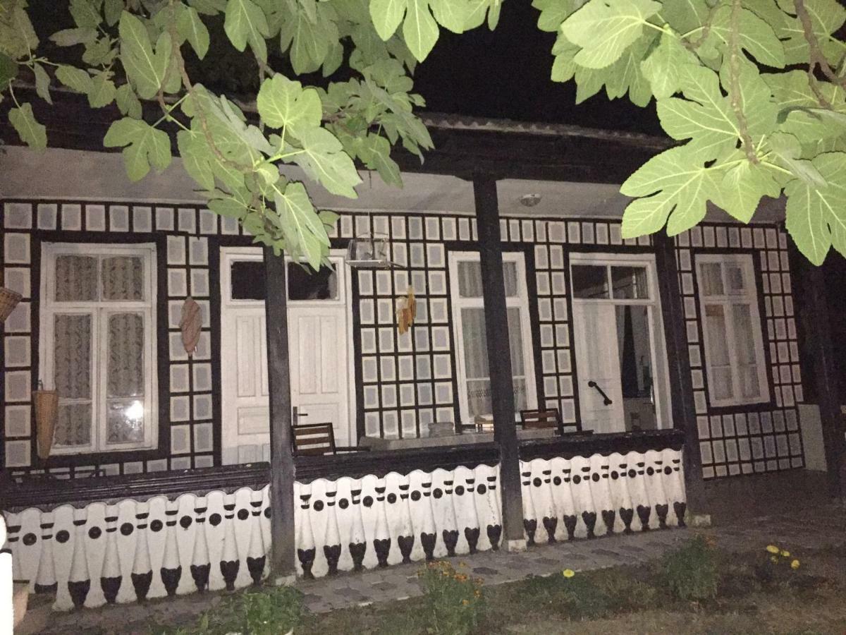 Lazuri Keria Family Guesthouse Khoni Exterior photo